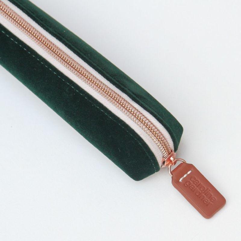 CAROLINE GARDNER - Caroline Gardner Velvet Green Pencil Case