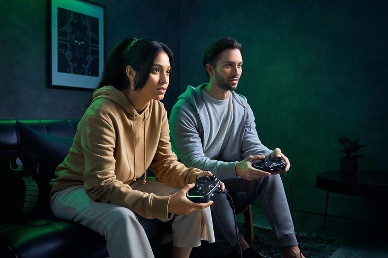 Razer Wolverine V2 Chroma Wired Controller for Xbox Series X, , large image number 2