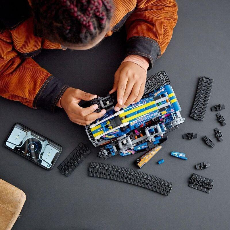 LEGO Technic App-Controlled Transformation Vehicle 42140, , large image number 1