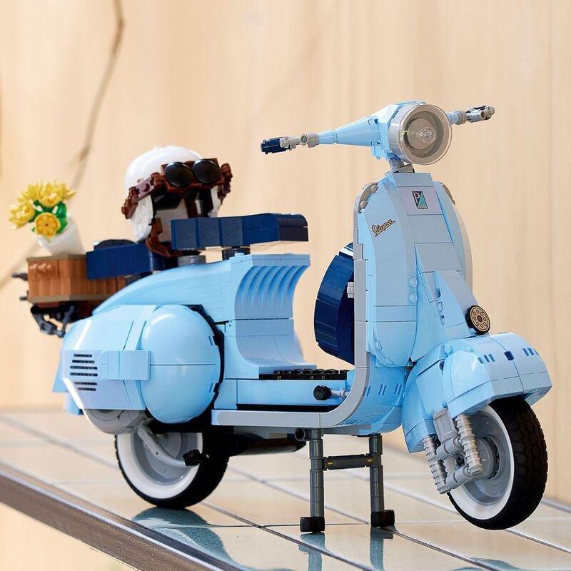 LEGO ICONS Vespa 125 Building Set 10298, , large image number 6