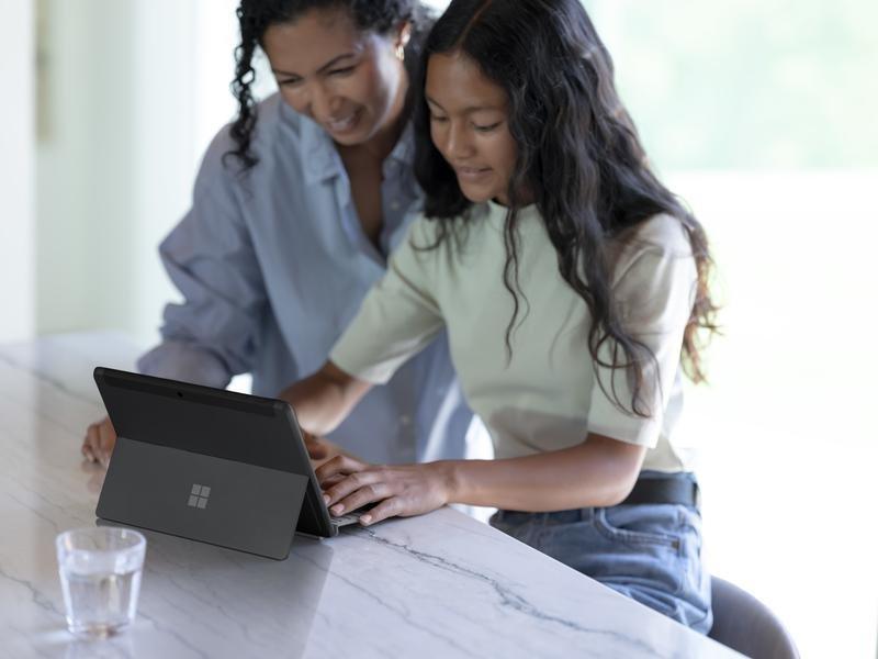 Microsoft Surface Go 3 Pentium Gold 6500Y/8GB/128GB SSD/Integrated Graphics/10.5-inch HD Pixelsense/Windows 11/Black + Type Cover, , large image number 9