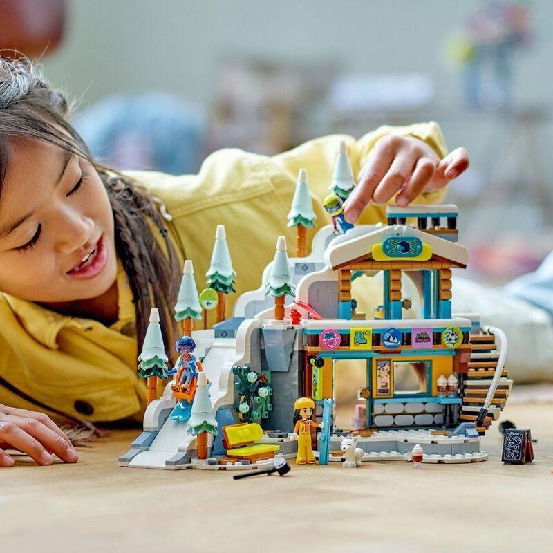 LEGO Friends Holiday Ski Slope and Cafe 41756 Building Set (980 Pieces), , large image number 2