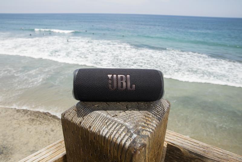 JBL Flip 6 Portable Waterproof Speaker - White, , large image number 3