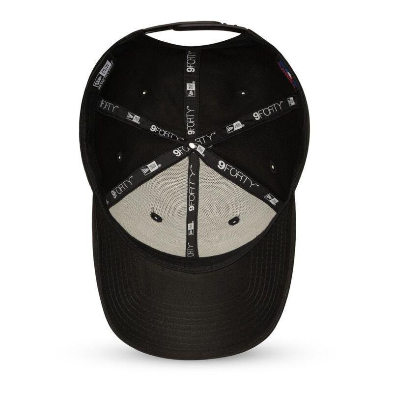 New Era League Essential 9Forty New York Yankees Men's Strapback Cap - Black, , large image number 1