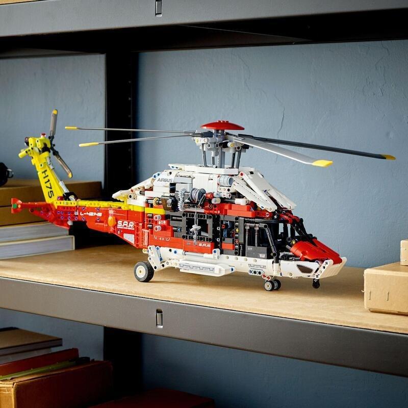 LEGO Technic Airbus H175 Rescue Helicopter Model Building Kit 42145 (2,001 Pieces), , large image number 3