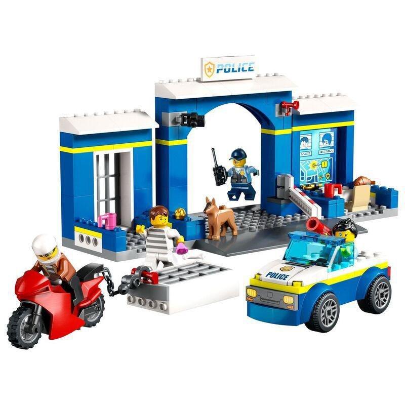 LEGO City Police Station Chase Building Toy Set 60370 (172 Pieces), , large image number 3