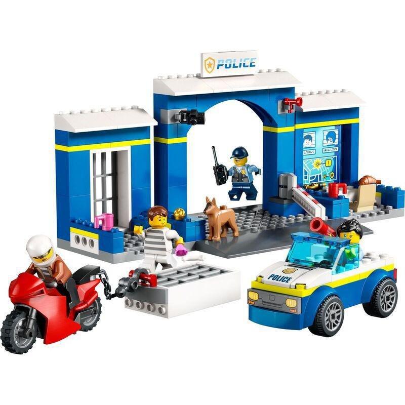 LEGO City Police Station Chase Building Toy Set 60370 (172 Pieces), , large image number 10