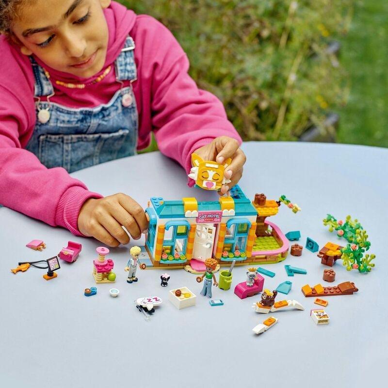 LEGO Friends Cat Hotel Building Toy Set 41742 (445 Pieces), , large image number 7