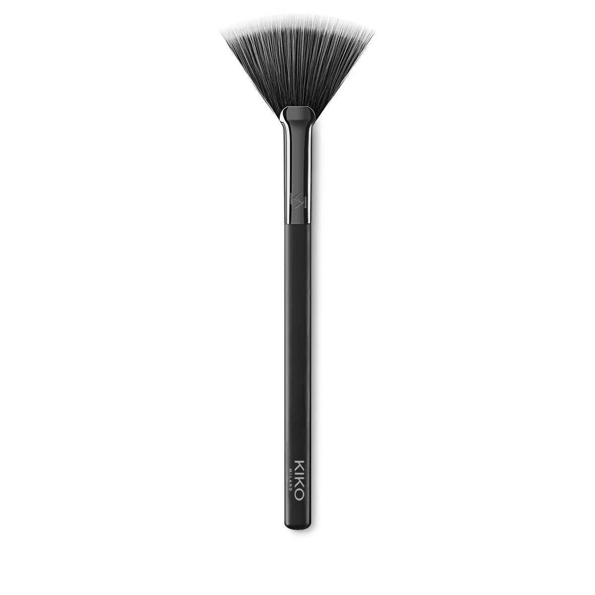 Face 12 Powder Fan Brush