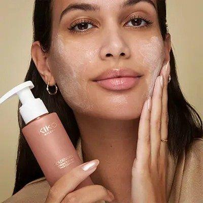 Golden Oasis Cream To Foam Face Cleanser, 001, large image number 3