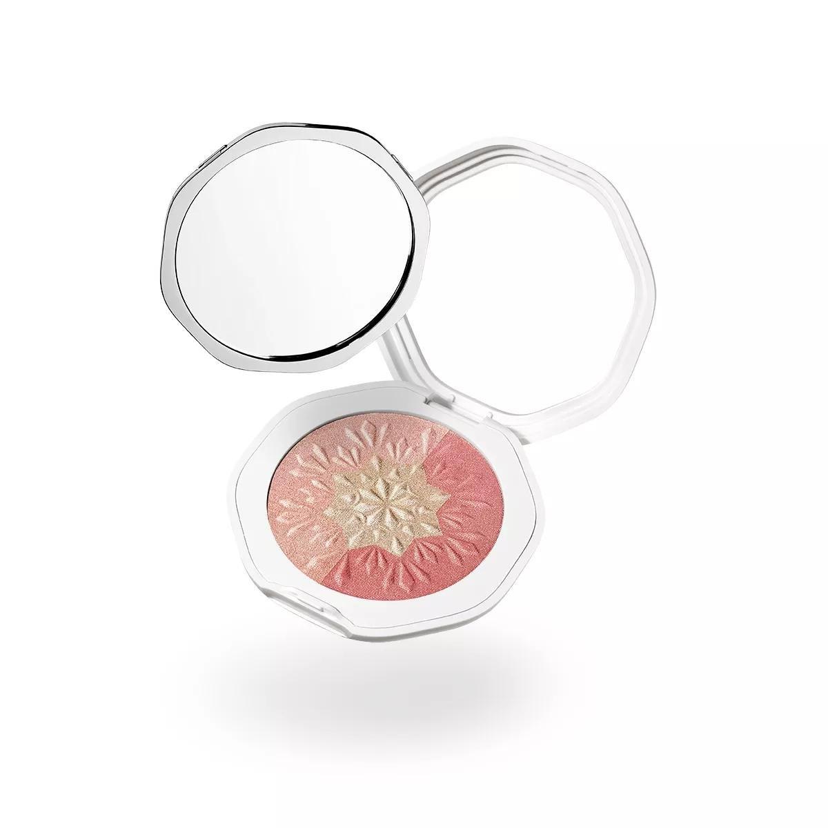 Snow-Kissed Holiday Multi-Glow هايلايتر الوجه