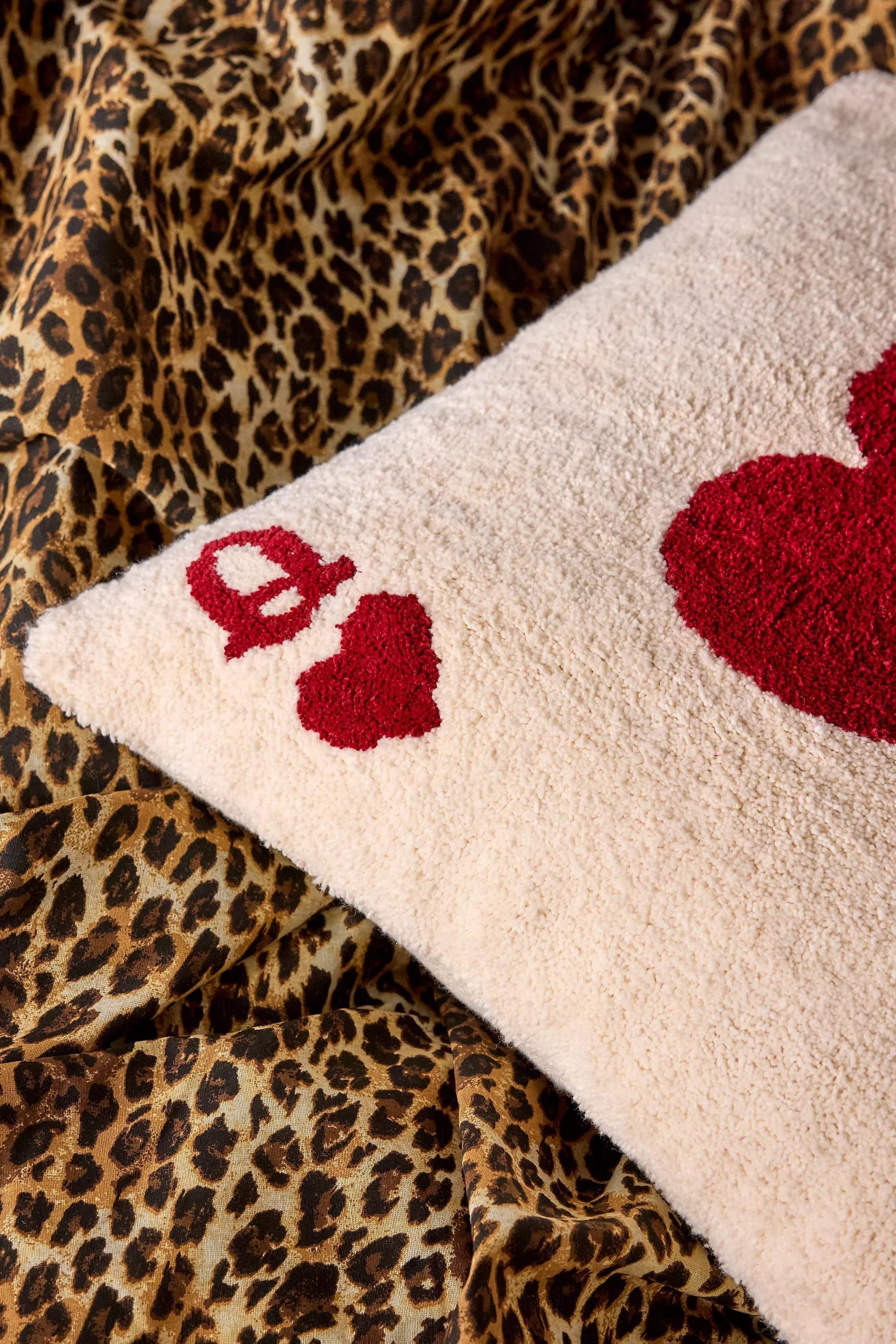 Queen Of Hearts Cushion, WHT, large image number 1