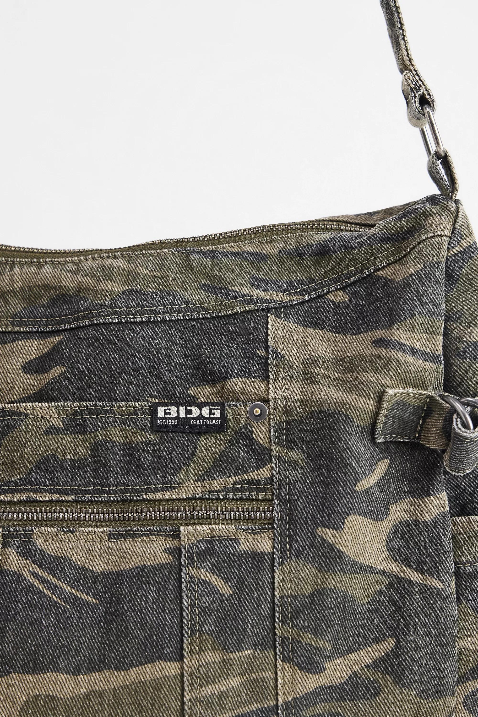DARK GREEN BDG Dark Camo Zip Sling Bag, D GREEN, large image number 2