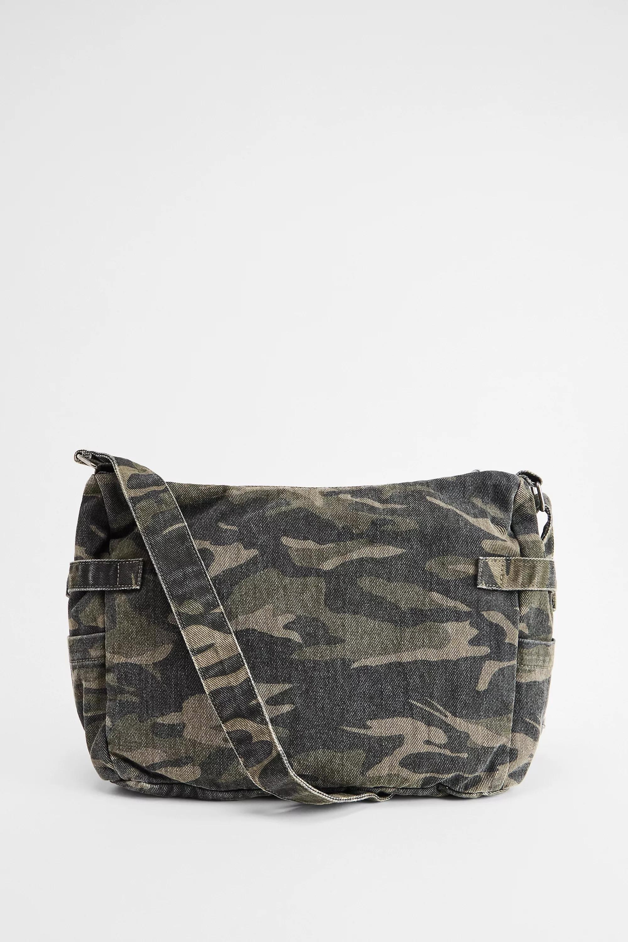 DARK GREEN BDG Dark Camo Zip Sling Bag, D GREEN, large image number 4