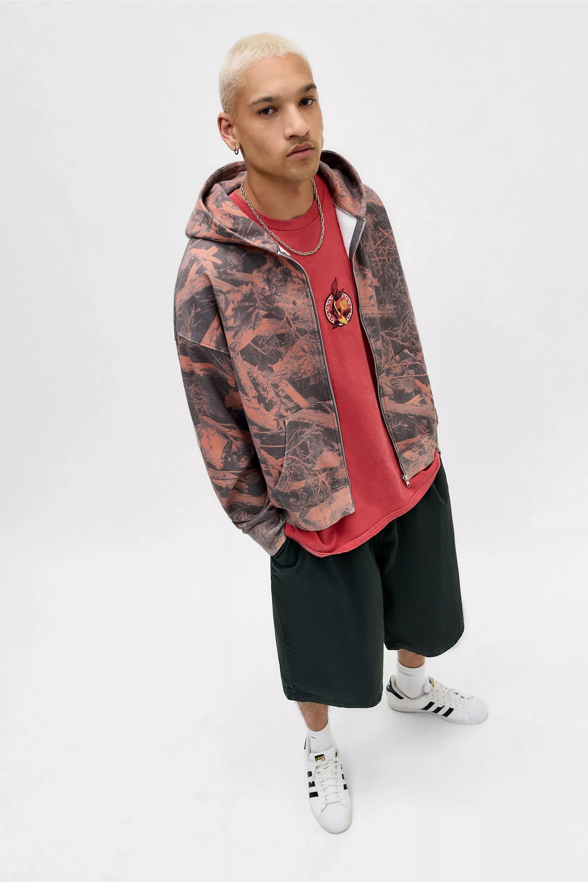 UO Fish Asiatic Embroidered Motif T-Shirt, RED, medium