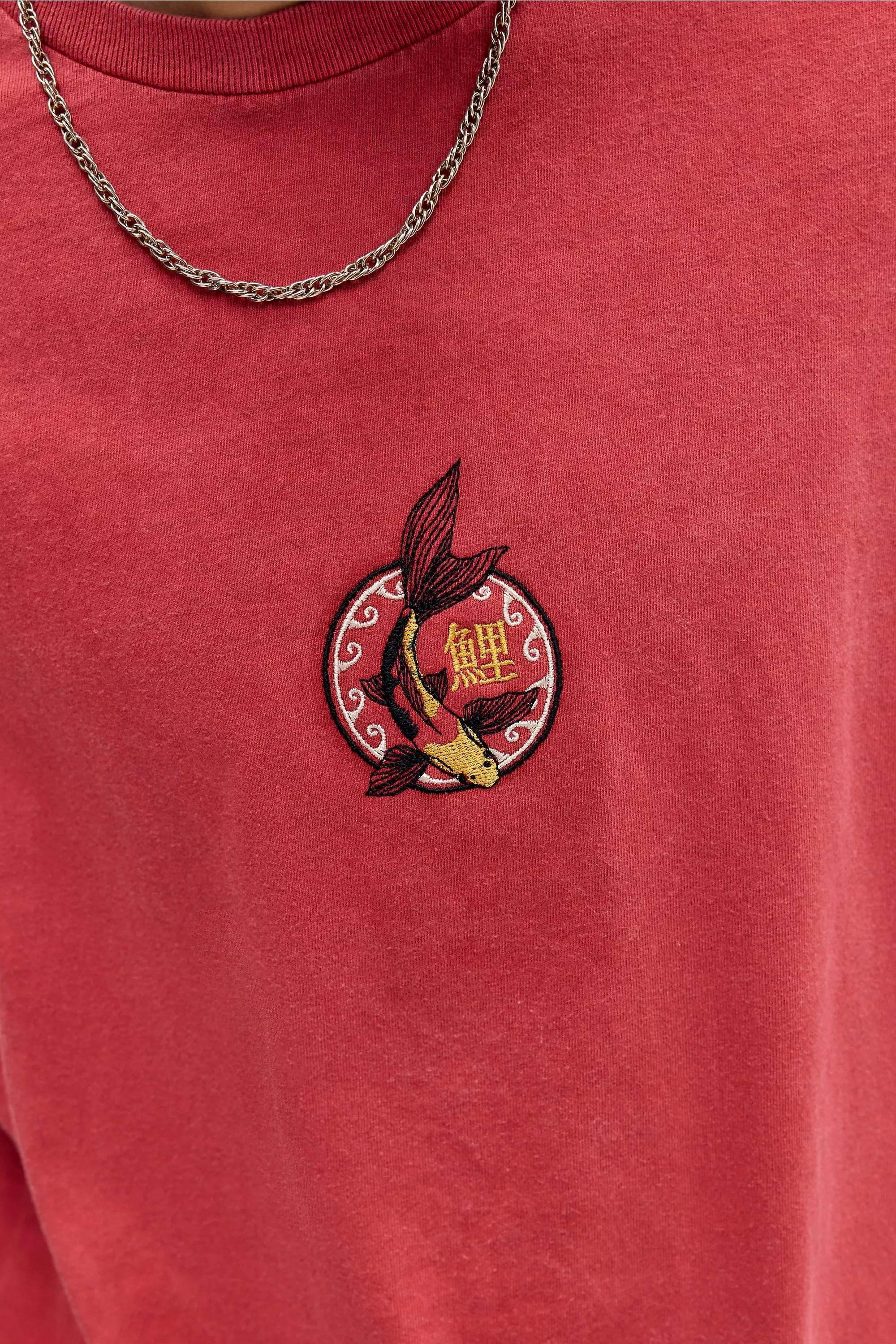 UO Fish Asiatic Embroidered Motif T-Shirt, RED, medium