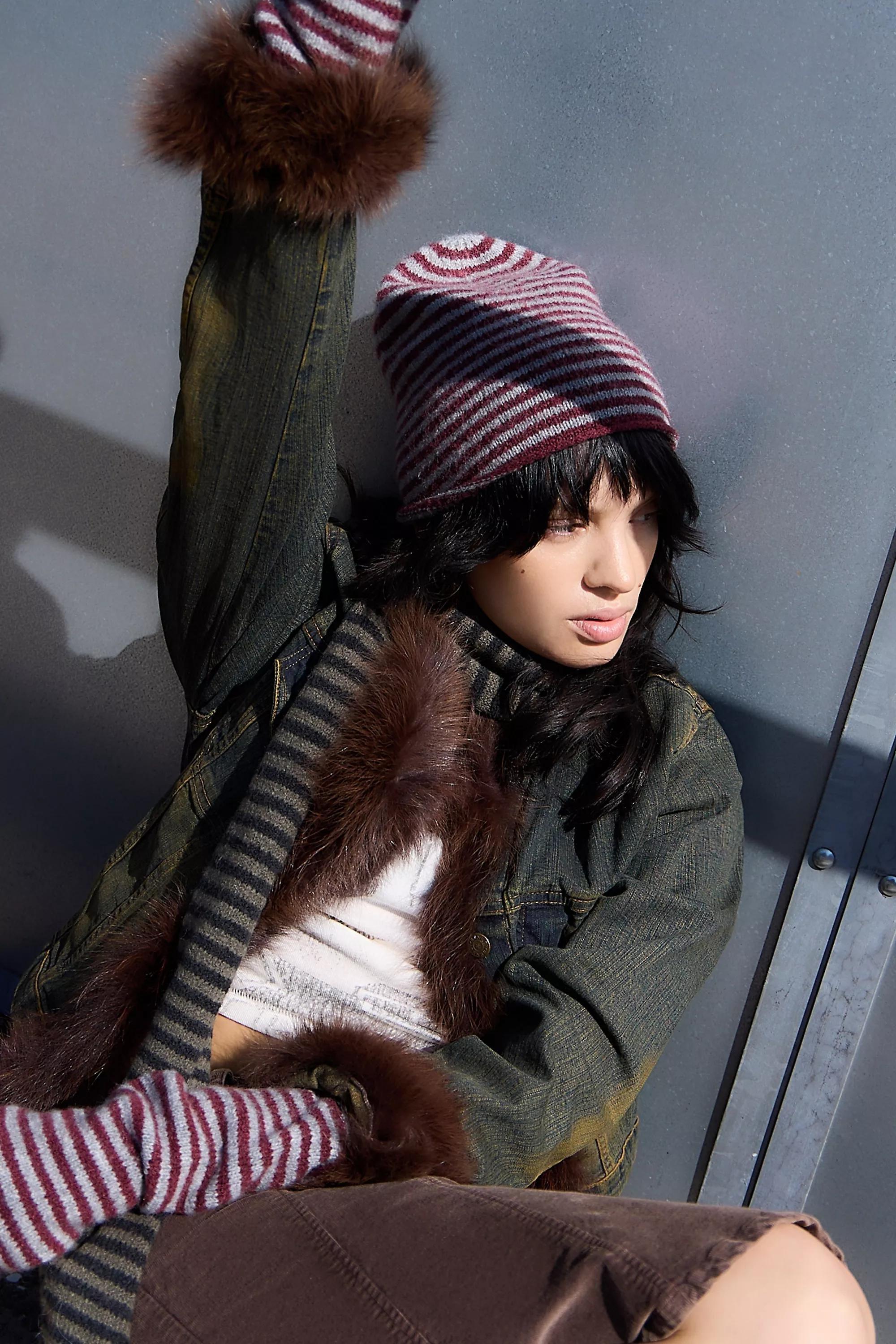 Burgundy Uo Courtney Beanie, WINE, large image number 0