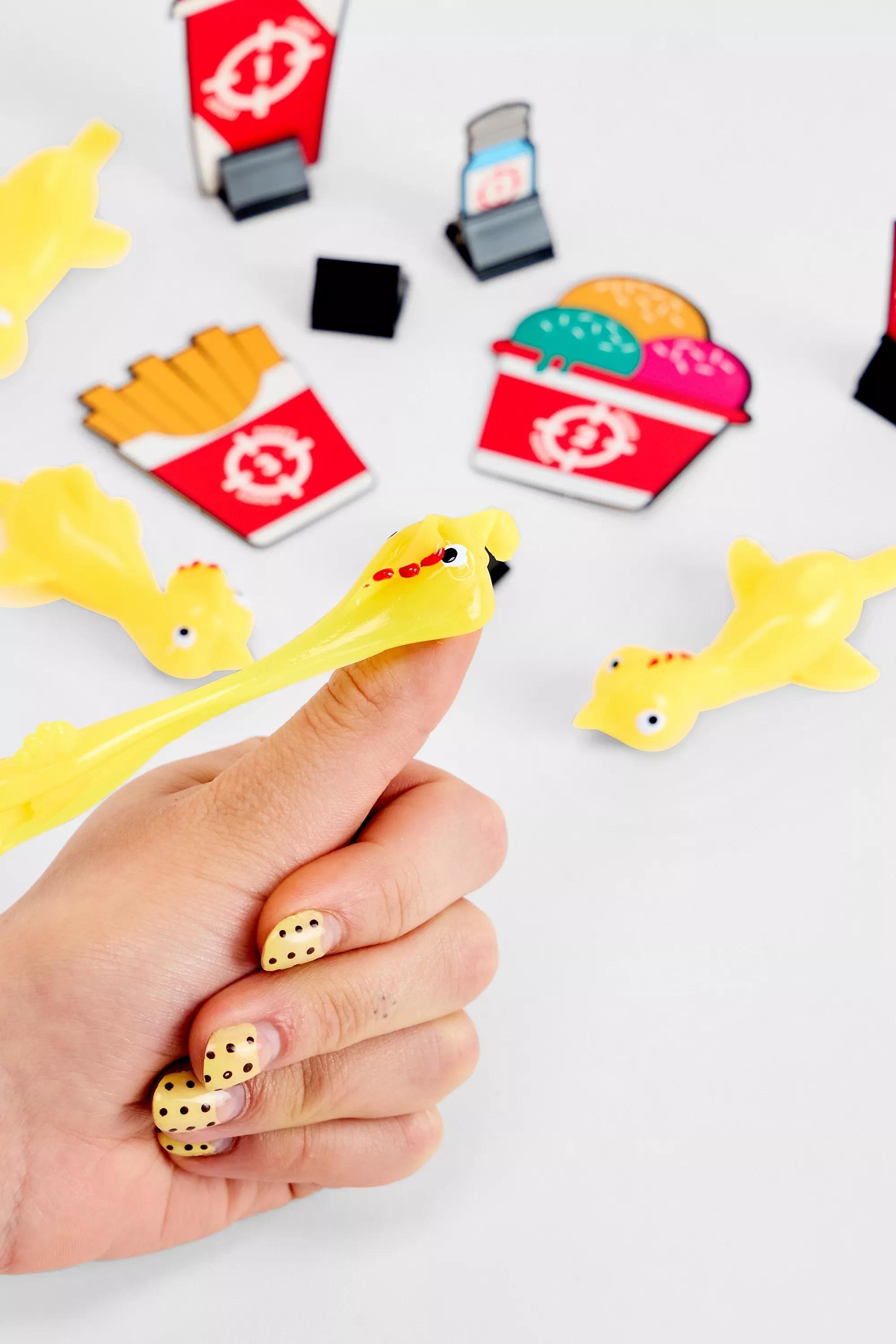 Multicolour Finger Flicking Chicken Game, ASSORT, large image number 1