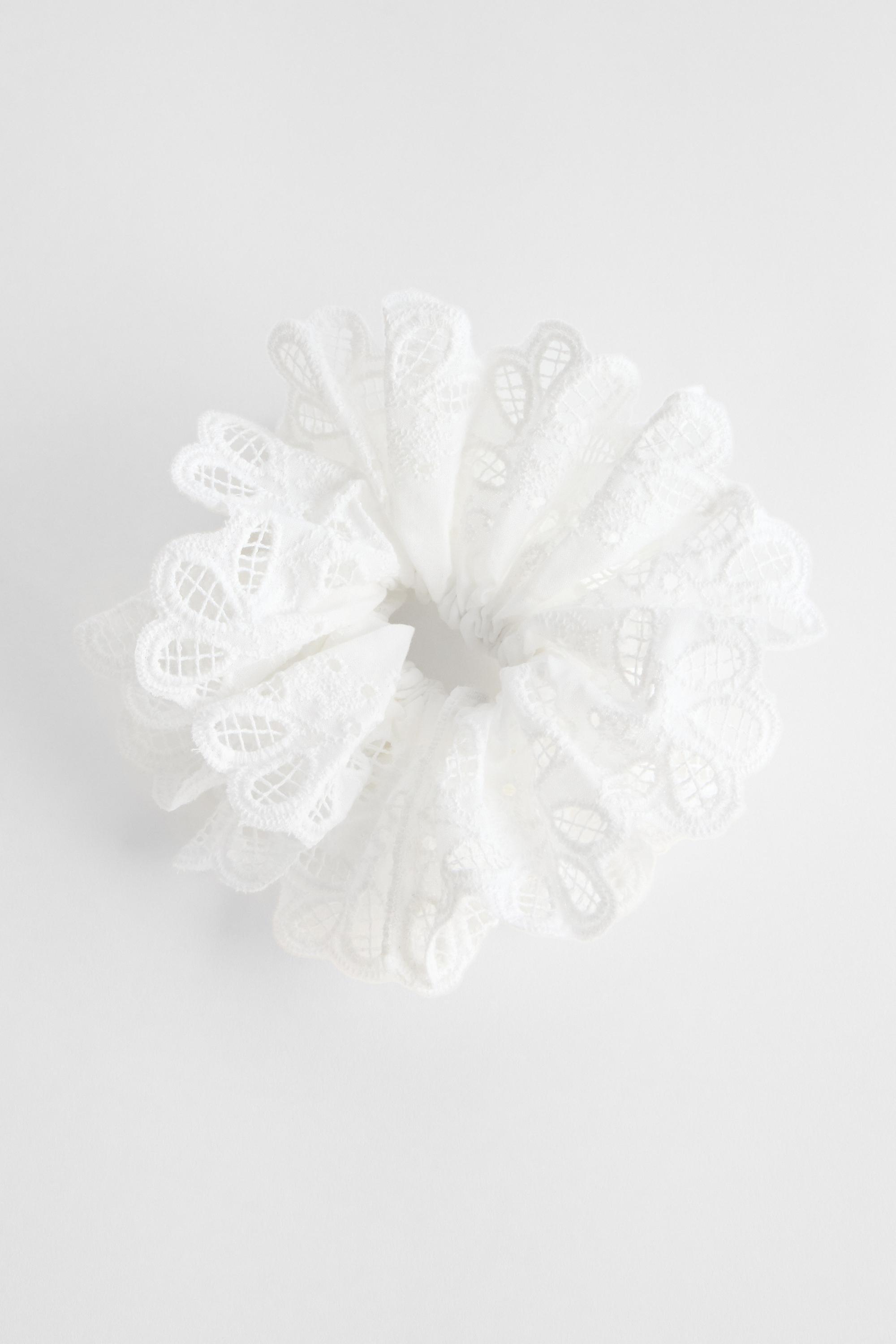 WHITE UO Delicate Lace Scrunchie, WHT, large image number 1
