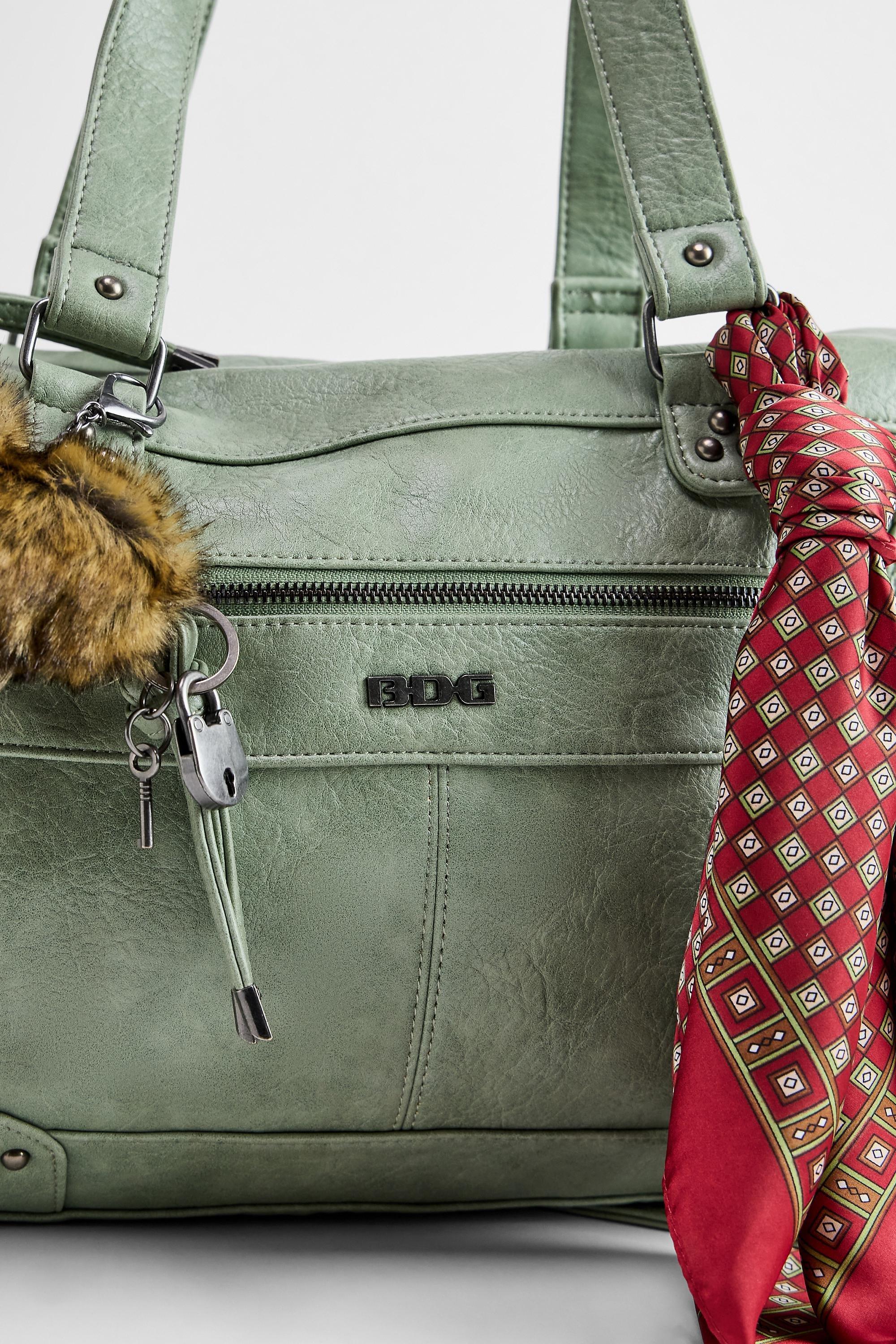 Green Beg Cindy Washed Faux Leather Heart Charm Bag, GRN, large image number 2