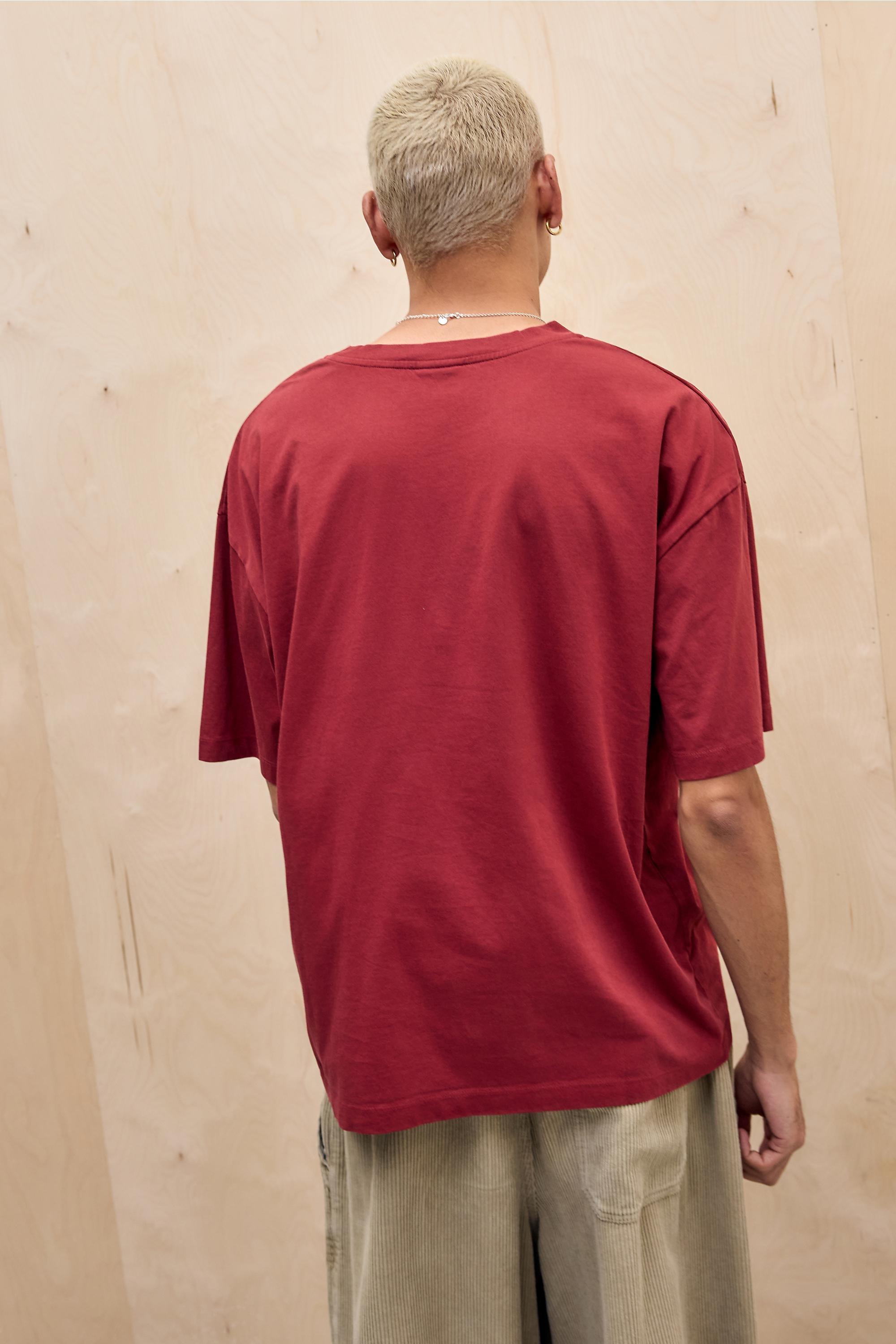 RED Umbro UO Exclusive Garnet Vintage T-Shirt, RED, large image number 3