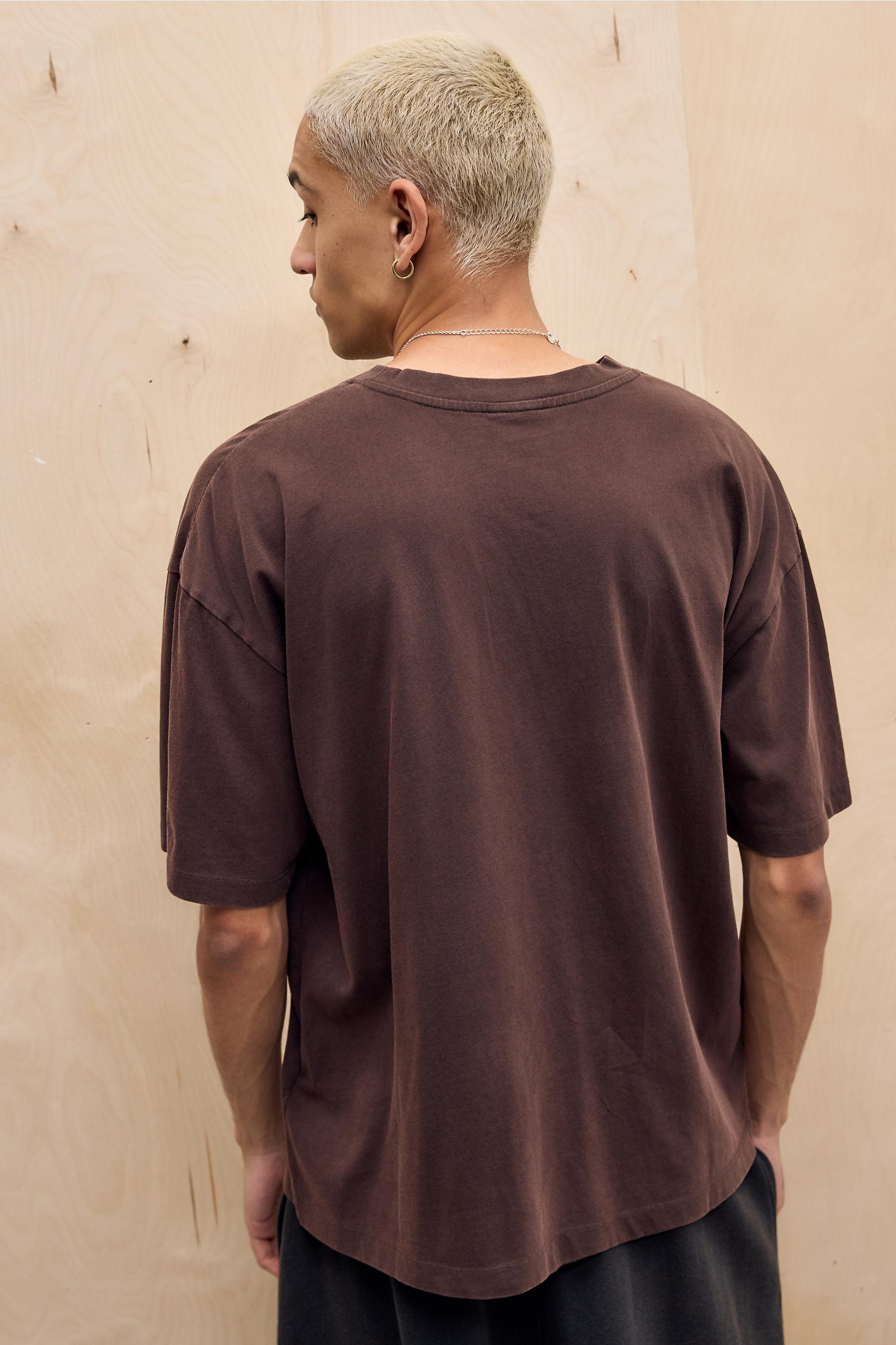 BROWN Umbro UO Exclusive Chocolate Vintage T-Shirt, BRN, large image number 3