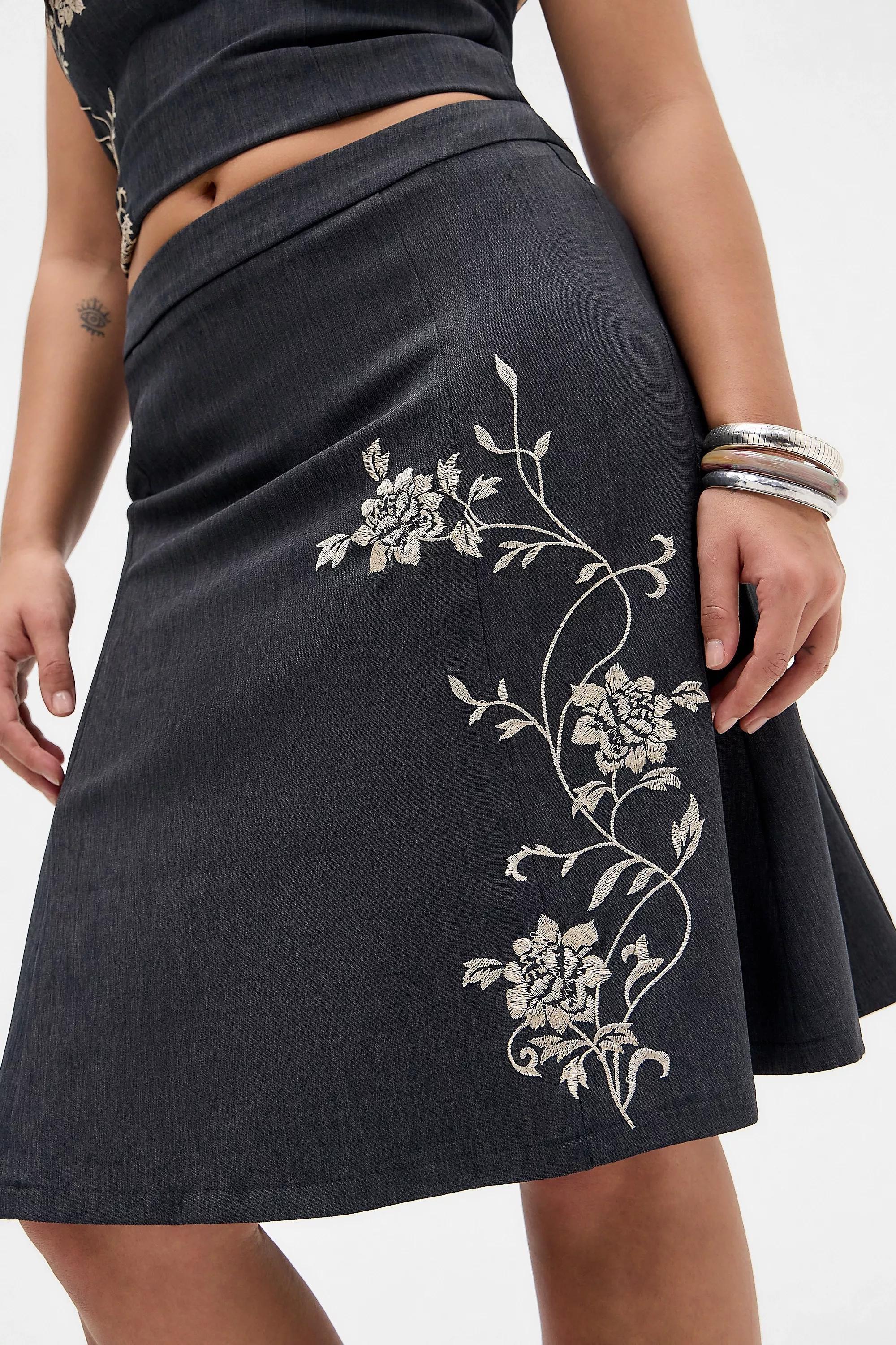 Grey Motel Grey Sepzhi Embroidered Midi Skirt, GREY, large image number 0