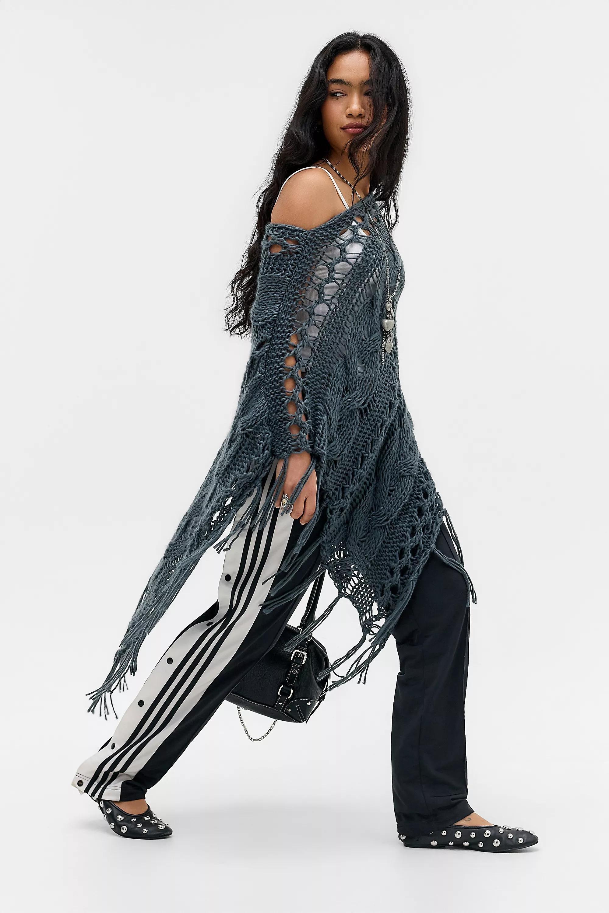 Grey Uo Cable Knit Asymmetric Poncho, D GR, large image number 0