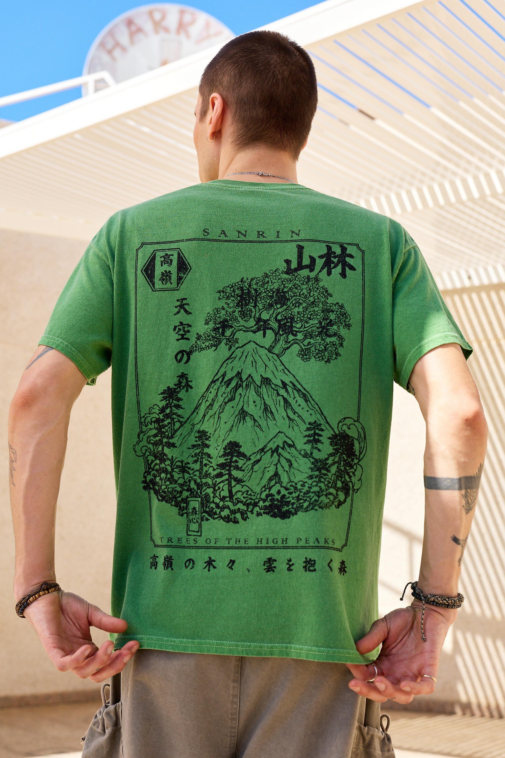 GREEN UO Green Sanrin Peak T-Shirt, GRN, medium