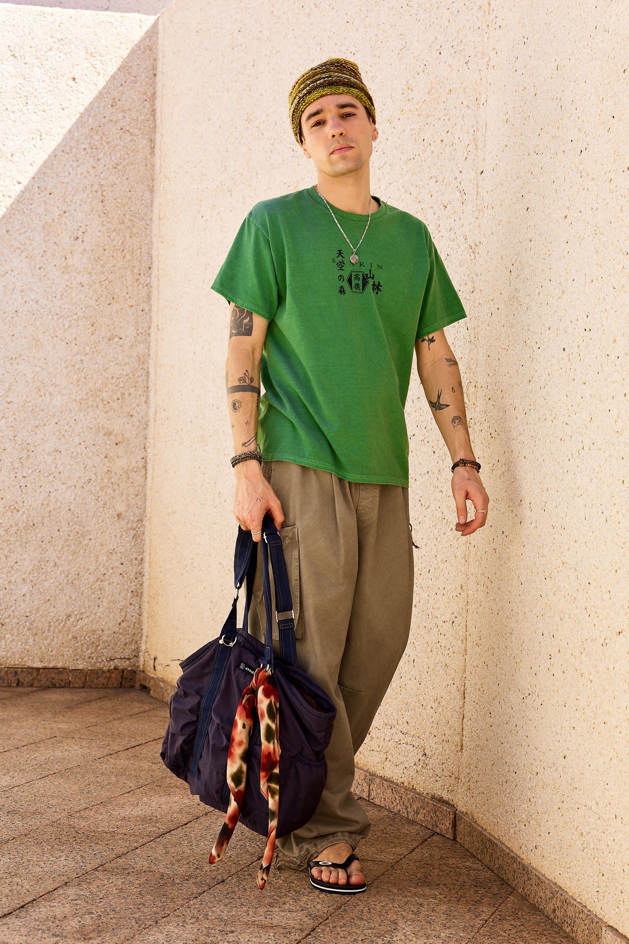 GREEN UO Green Sanrin Peak T-Shirt, GRN, medium