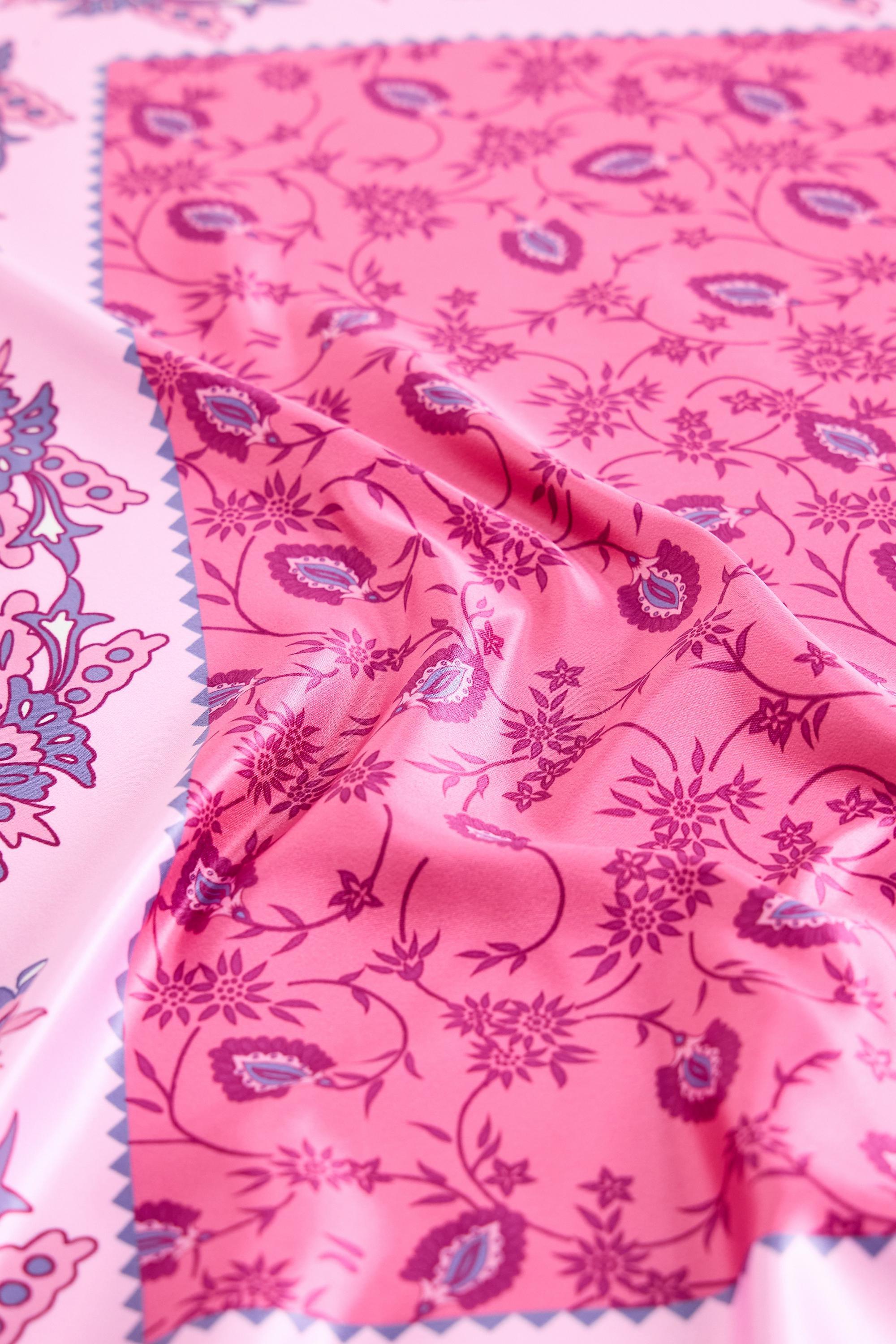 Pink Uo Silky Ed Headscarf, PINK, medium