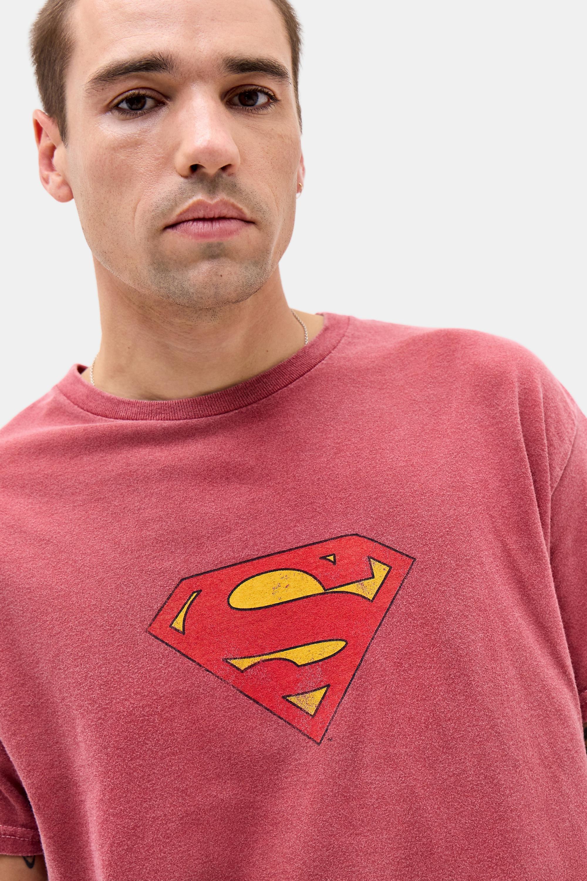 UO Superman Logo Graphic T-Shirt, Grey, RED, medium