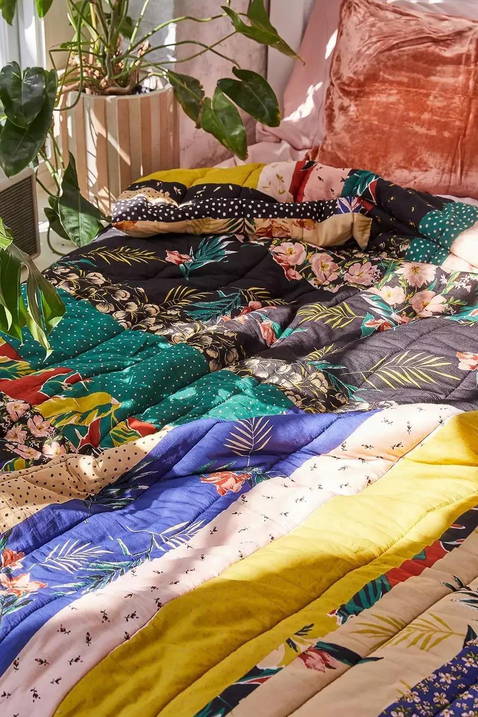 ASSORT Allyce Patchwork Print Quilt, , large image number 2