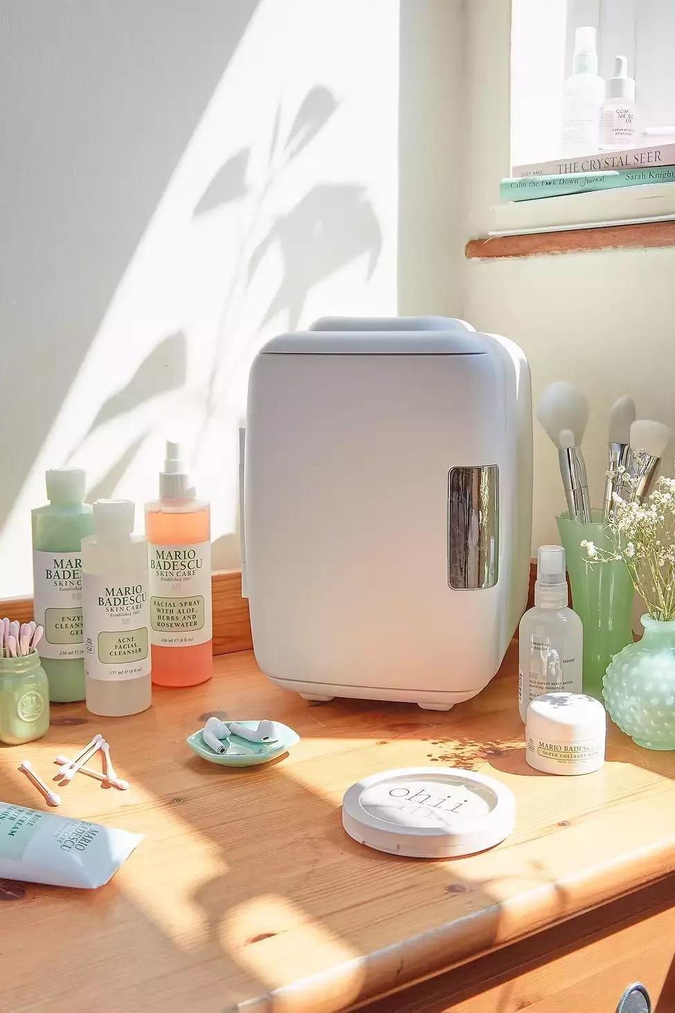 WHT Cooluli Mini Beauty Refrigerator, , large image number 0