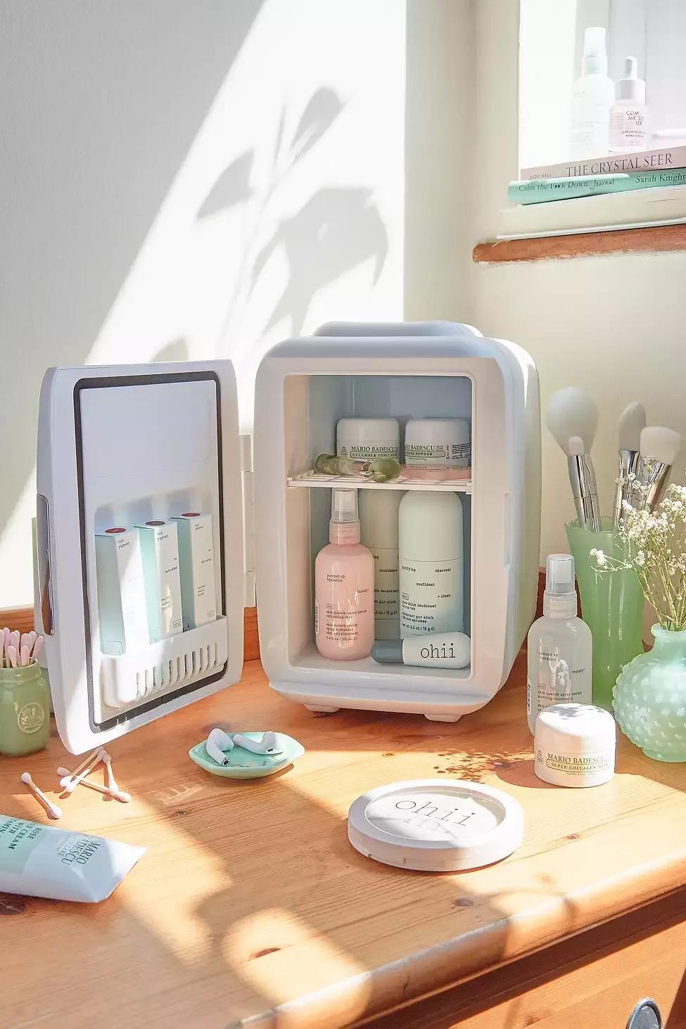 WHT Cooluli Mini Beauty Refrigerator, , large image number 1
