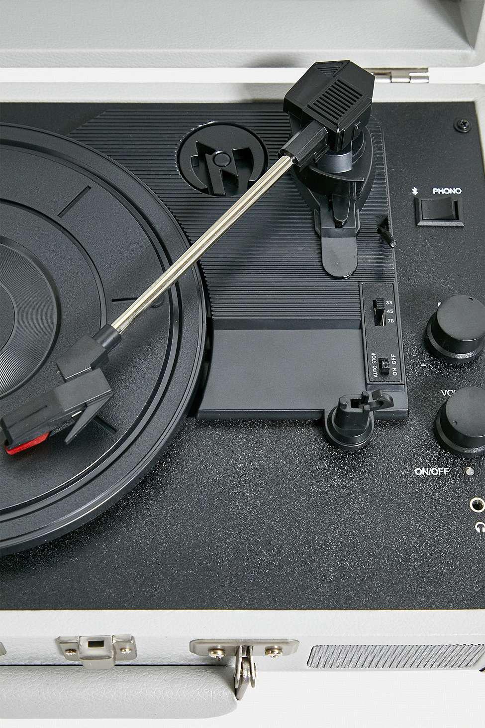 Grey/Silver Crosley UO Exclusive Cruiser Bluetooth Turntable, , large image number 3