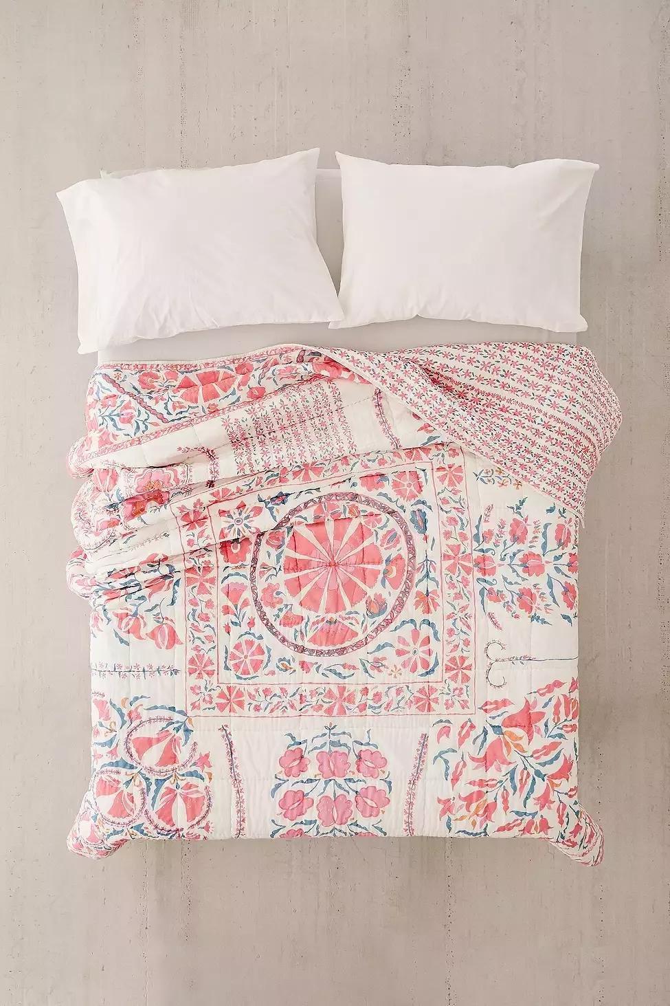 Pink Saski Suzani Medallion Quilt, , large image number 1