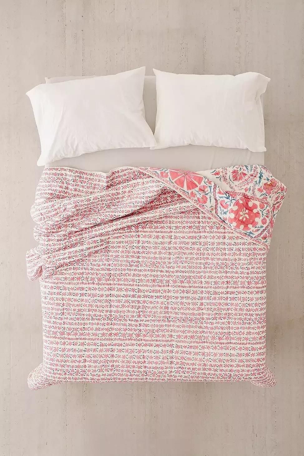 Pink Saski Suzani Medallion Quilt, , large image number 2