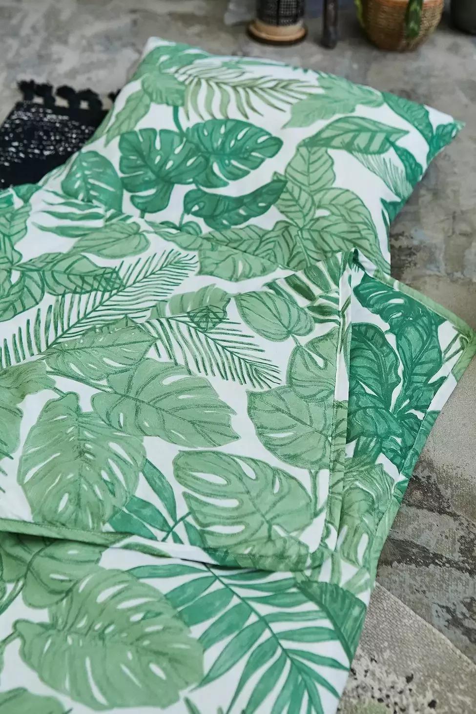 Green Raine Sleeping Bag, , large image number 0