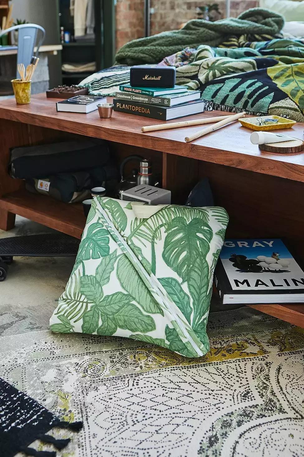 Green Raine Sleeping Bag, , large image number 3