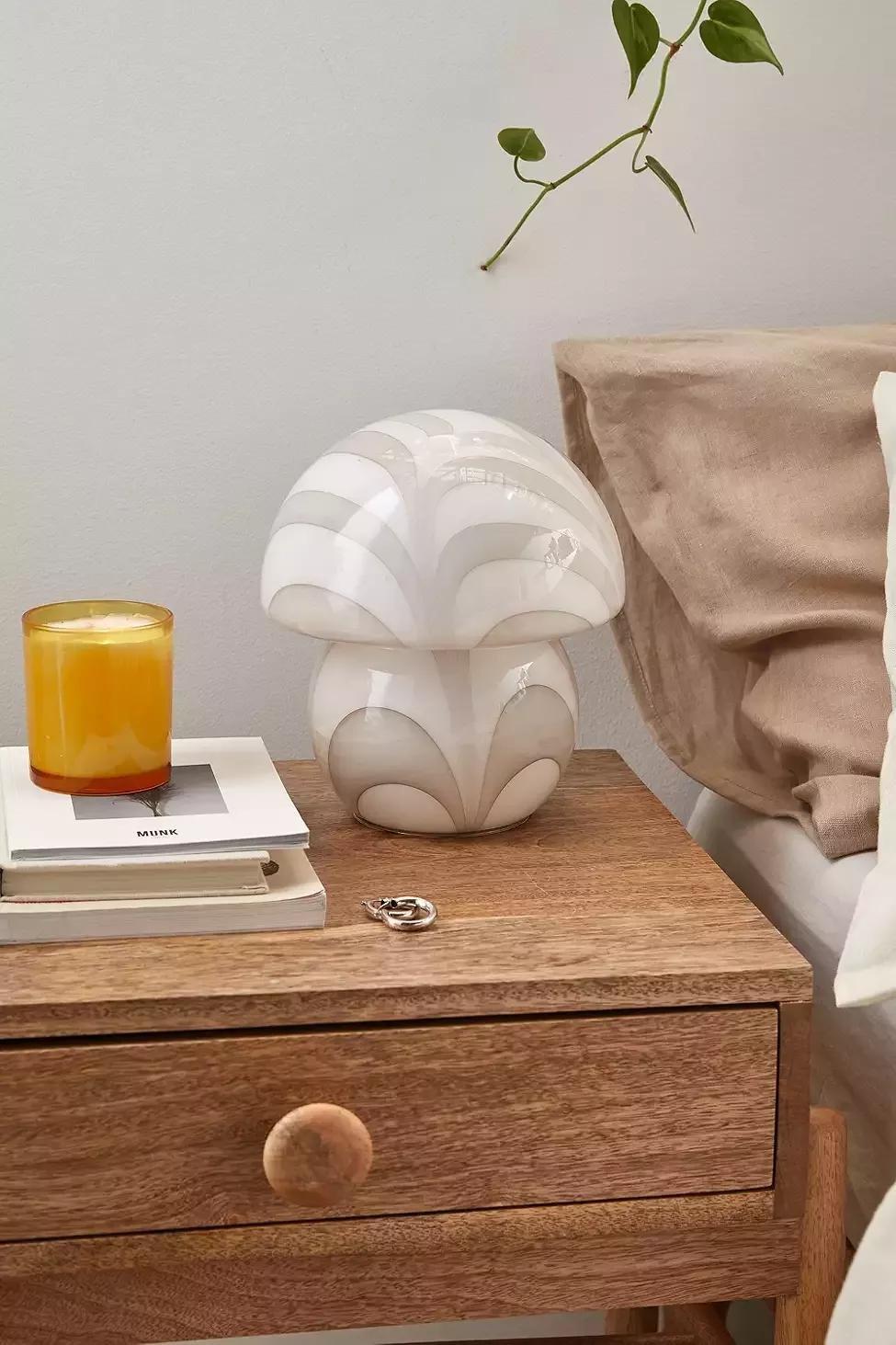 WHT Alice Cream Glass Table Lamp, , large image number 1