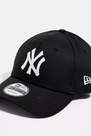 Urban Outfitters - BLK New Era 9FORTY NY Yankees Baseball Cap