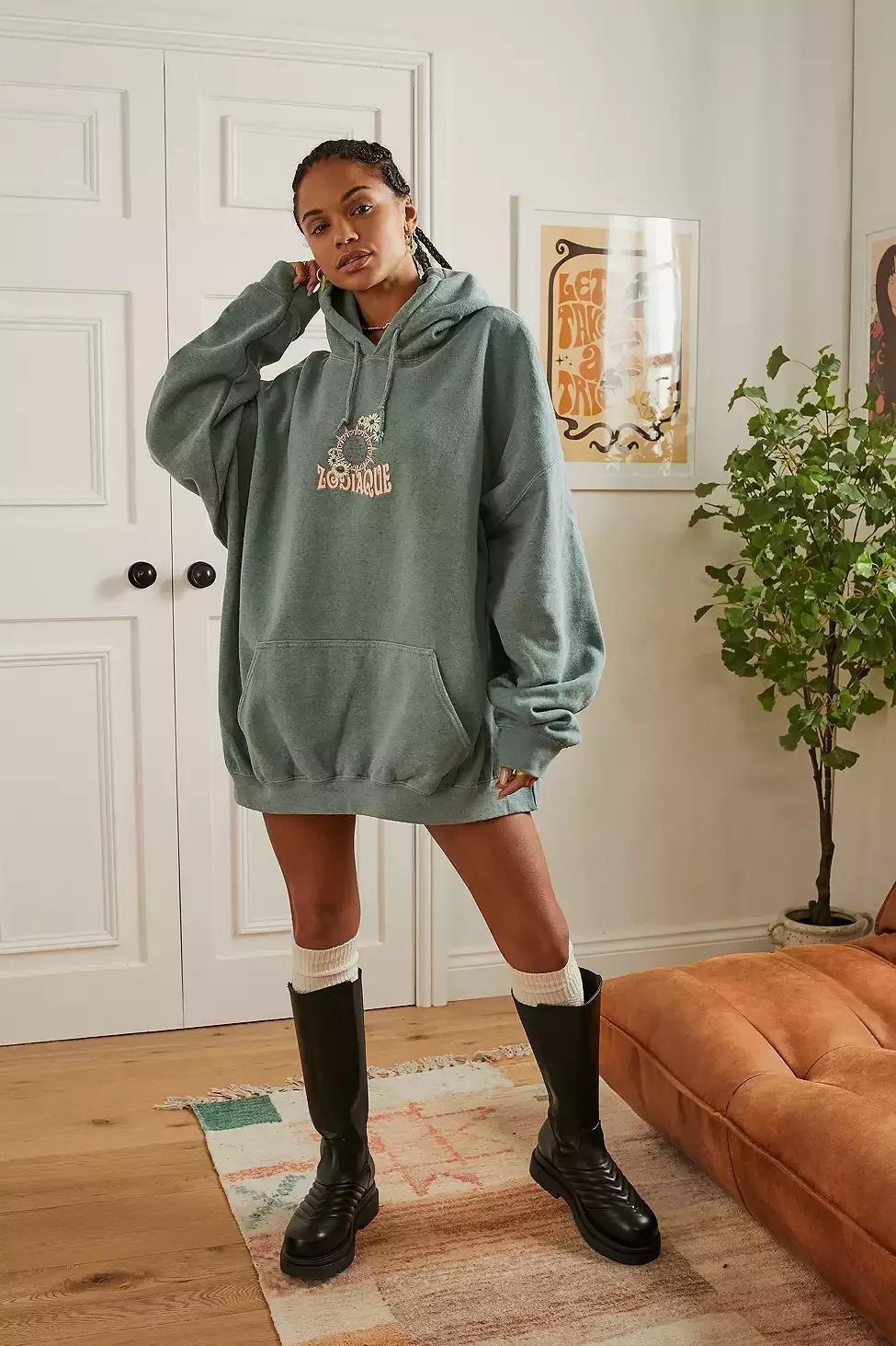 Oversized hoodie 2024 urban outfitters