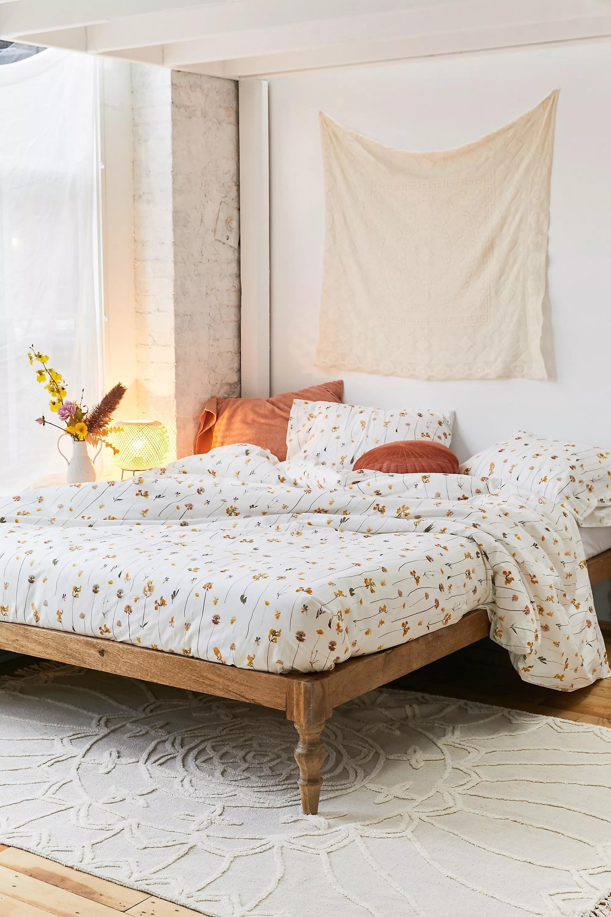 White Buttercup Duvet Set, , large image number 0