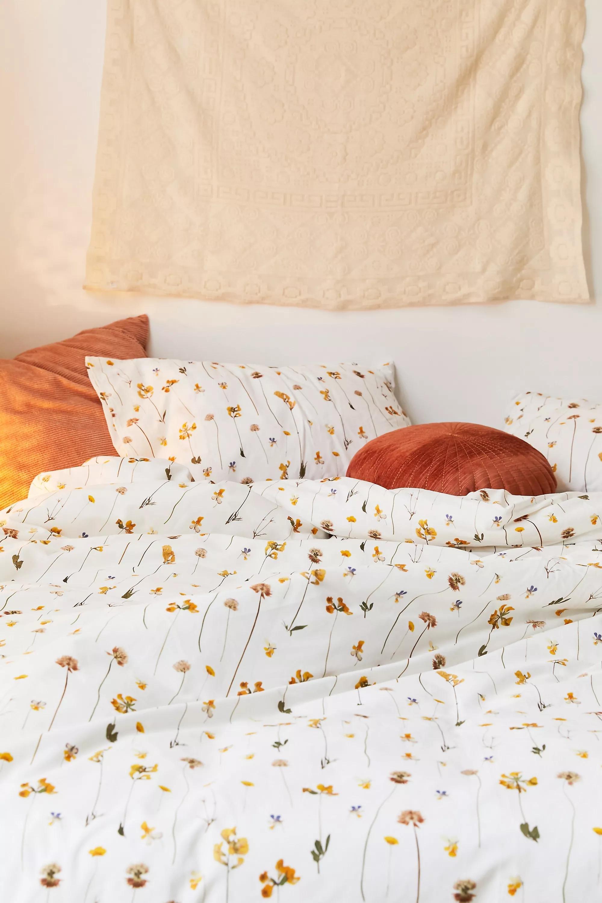 White Buttercup Duvet Set, , large image number 2