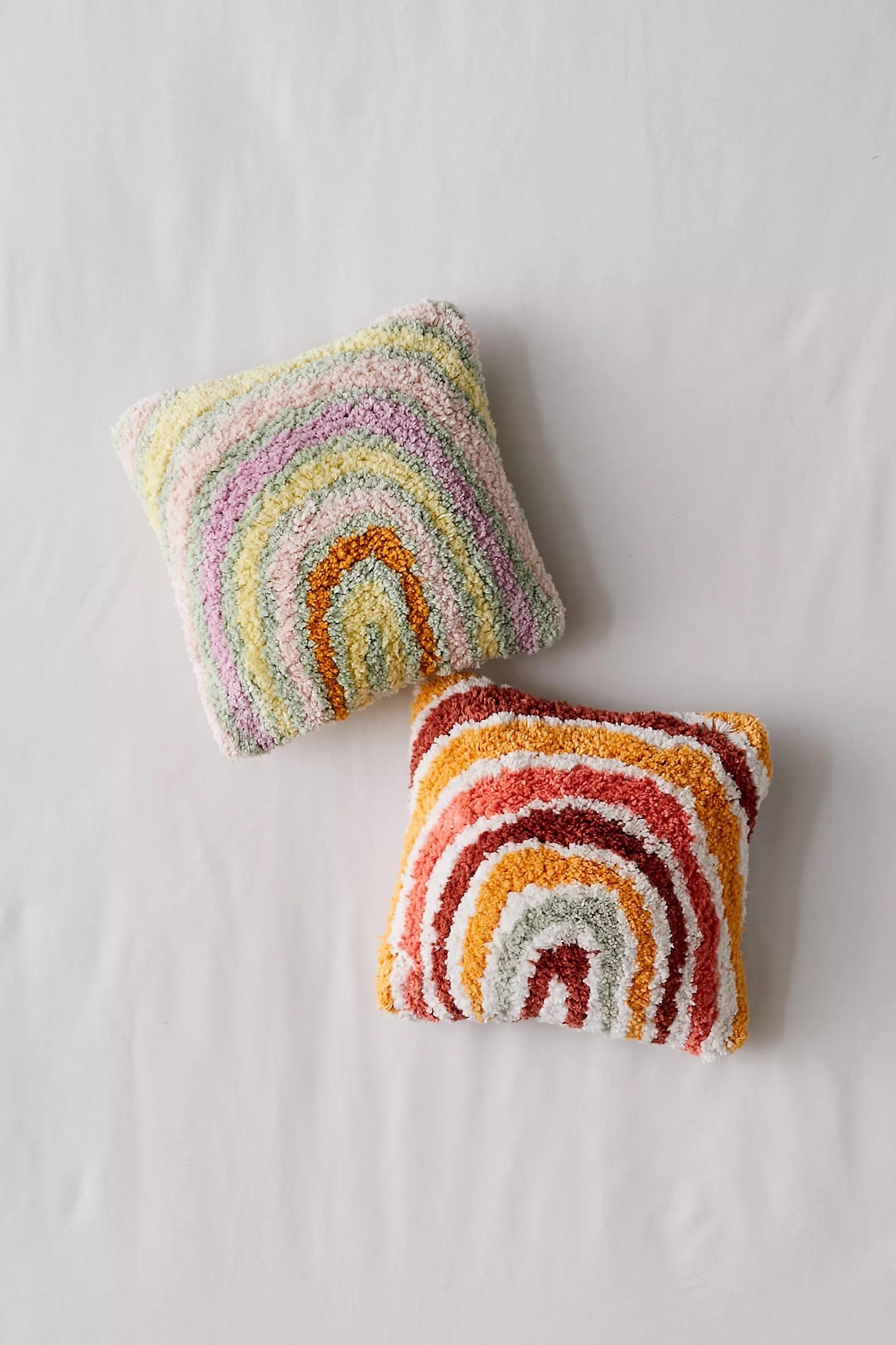 Ivory Cush: Mini Tuft Rainbow, , large image number 2