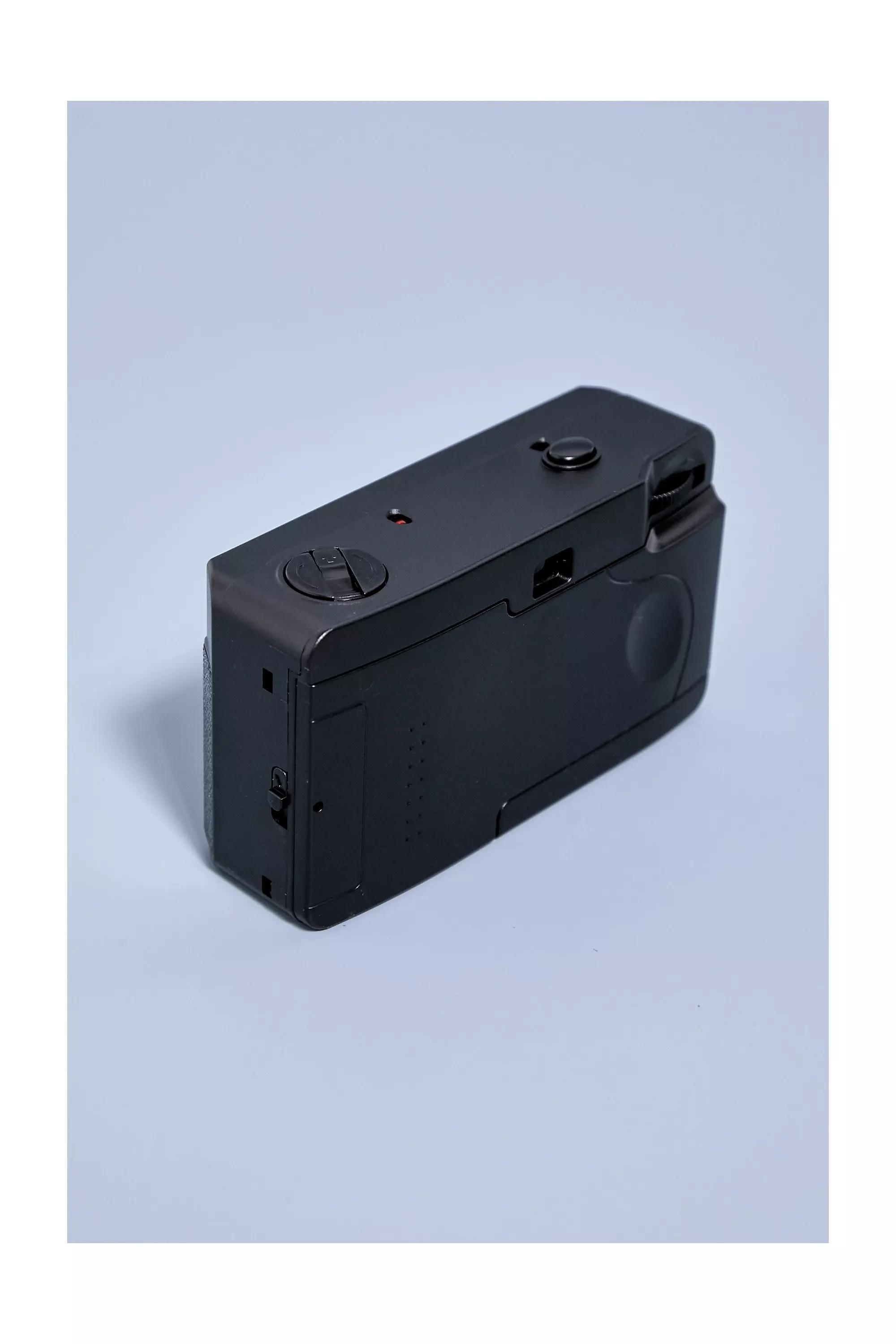 Black 35Mm Film Camera, BLK, large image number 1