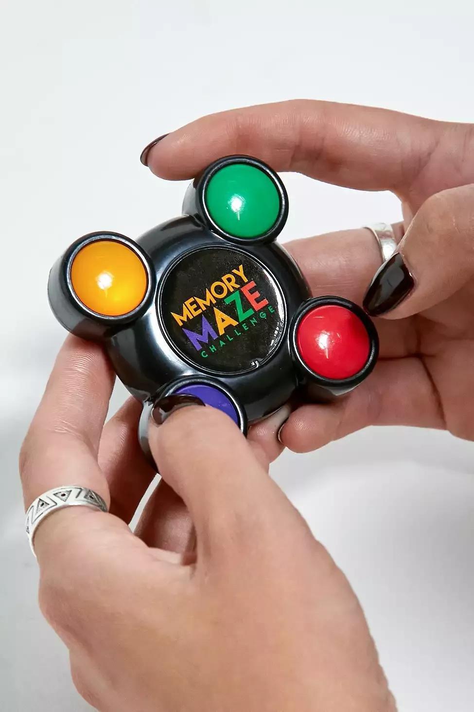 Multicolour Memory Maze Challenge Pocket Game, , large image number 0