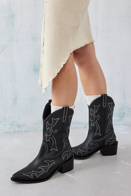 Urban Outfitters - Black Western Cowboy Boots