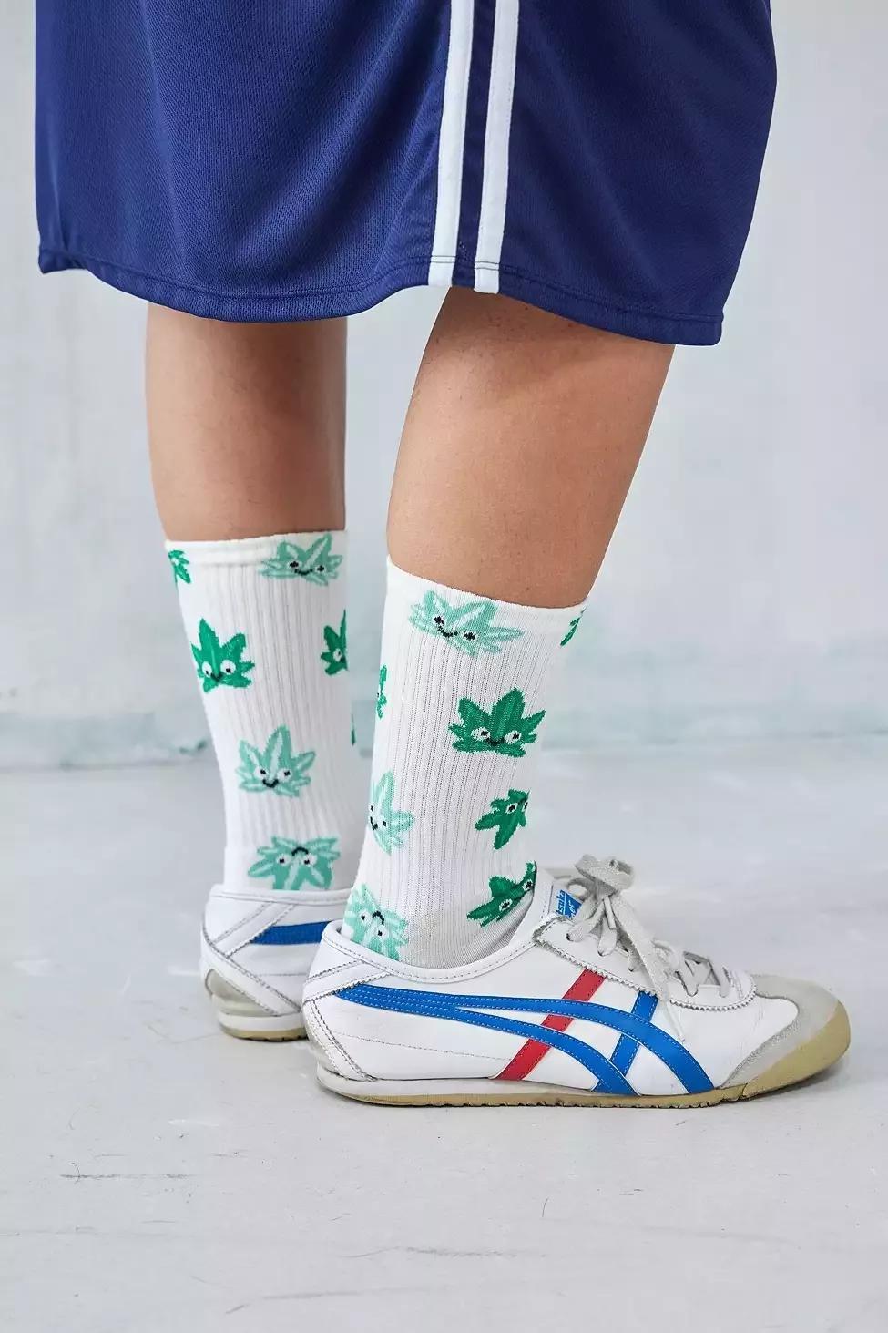 WHT Out From Under Leaf Buddy Socks, , large image number 0